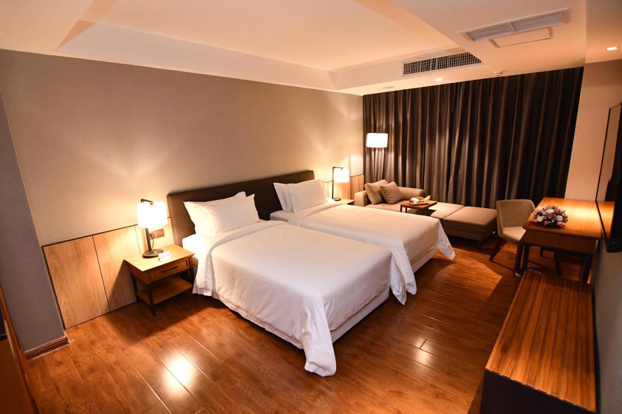 Prince Hotel Yangon Exterior foto