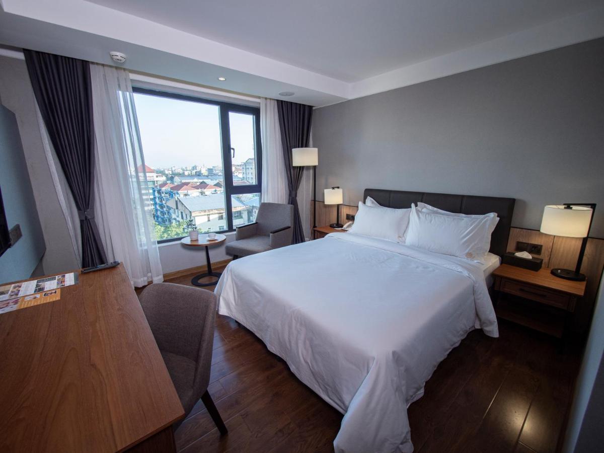 Prince Hotel Yangon Exterior foto
